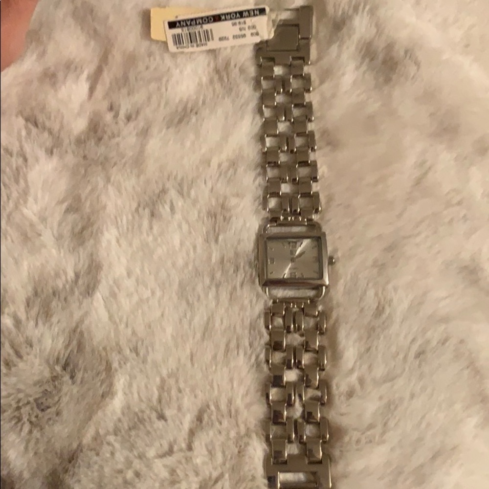Watch - Picture 2 of 4